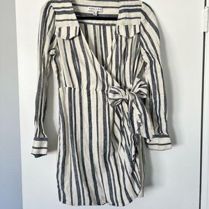 Shona Joy - Brunch style long sleeve tie dress - Size 6